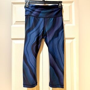 Athleta accelerate Geode Crop Black/Blue-Size XS-NWT